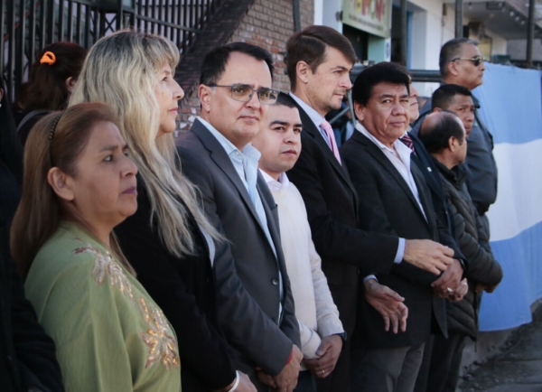 76° aniversario. Municipio y Concejo acompañaron a vecinos del B° Luján