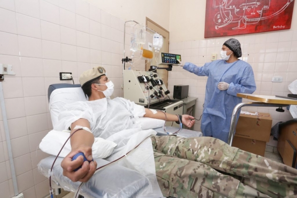 Perdi&oacute; a su madre por Covid-19 y hoy dona plasma para salvar vidas