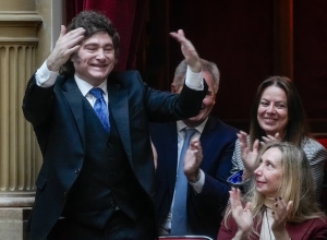 El Gobierno tiene el desafío de revertir rápido el malhumor social: la apuesta es a la desinflación y el repunte del consumo