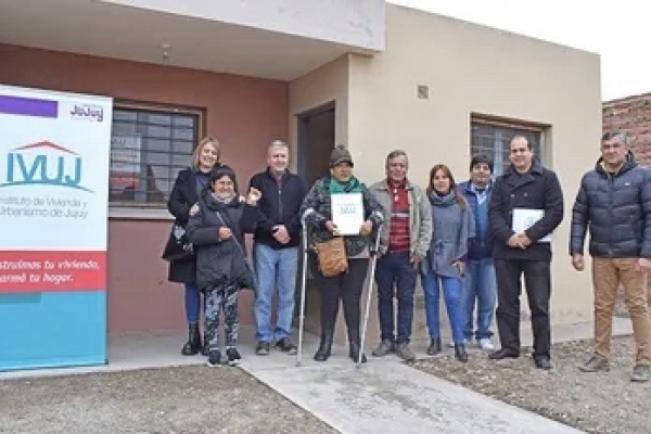 En Perico el IVUJ entreg&oacute; vivienda recuperada
