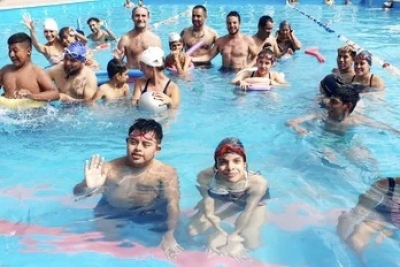 Actividades acu&aacute;ticas adaptadas en el Natatorio Municipal