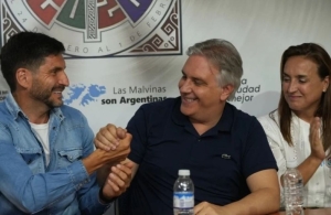 Llaryora y Pullaro hicieron en Cosqu&iacute;n una contra cumbre a Milei