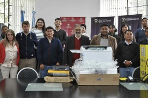 Entrega de equipamiento tecnol&oacute;gico para el fortalecimiento del servicio municipal