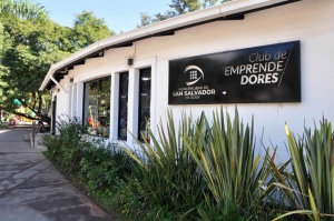 Para emprendedores: &ldquo;Vender sin Vender con IA&rdquo;