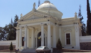 Rechazan la instalaci&oacute;n de un crematorio en medio de la traza urbana capitalina