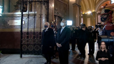 Fern&aacute;ndez pidi&oacute; "m&aacute;s unidad que nunca" y destac&oacute; que "primero est&aacute; la gente"
