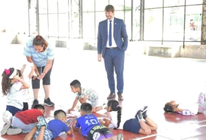 Ni&ntilde;os de 4 a 6 a&ntilde;os participan de la colonia de verano