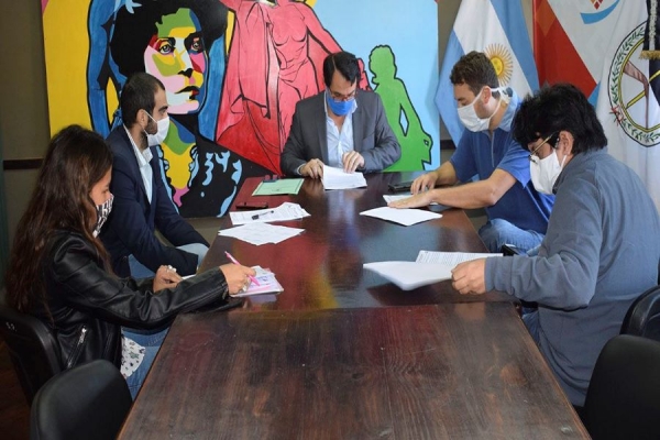 Concejales capitalinos tambi&eacute;n van por el tope salarial