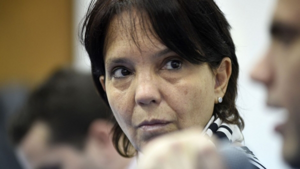 El Gobierno excluye a Bancos y telef&oacute;nicas de la moratoria fiscal