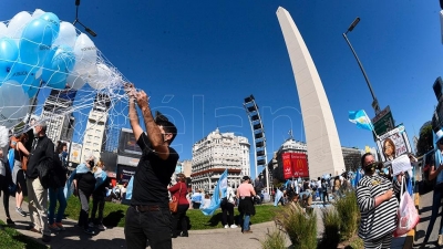 Protestas opositoras en el Obelisco y en ciudades del interior del pa&iacute;s