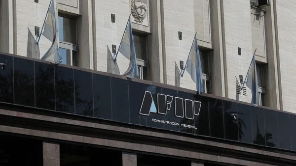 D&oacute;lar: 15 claves para pedir ante AFIP la devoluci&oacute;n del 35% por la compra de divisas de 2022