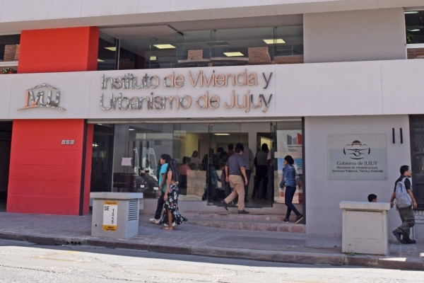Habilitan atenci&oacute;n reducida en el IVUJ, pero con turnos web