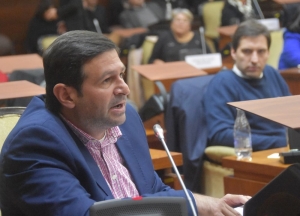Jubert cuestion&oacute; el doble rol del diputado Libertario por celebrar aumentos en los combustibles