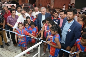 Junto al gobernador, el intendente Jorge, dej&oacute; inauguradas nuevas instalaciones del Club Comercio