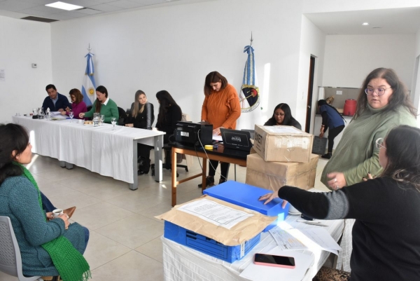 Refacci&oacute;n de escuelas.Apertura de sobres de licitaciones