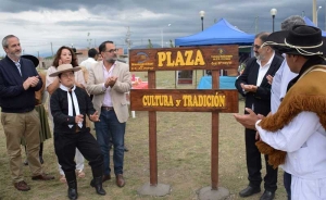 ASIGNARON EL NOMBRE DE &ldquo;CULTURA Y TRADICI&Oacute;N&rdquo; A UNA PLAZA DE LAS 150 HECT&Aacute;REAS