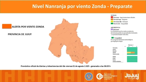 Por fuertes vientos hubo voladuras de techos, caida de postes y &aacute;rboles