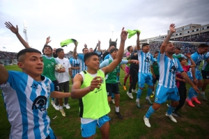 Gimnasia gan&oacute; y otra vez es puntero