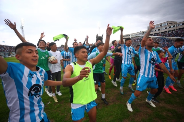 Gimnasia gan&oacute; y otra vez es puntero