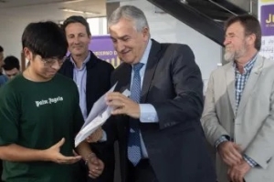 Morales entreg&oacute; certificados a 220 j&oacute;venes formados en Desarrollo Web