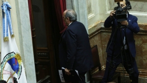 Senado: Francos se fue enojado porque una senadora le dijo "mentiroso"