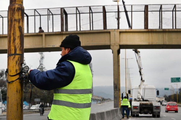 Desv&iacute;os de tr&aacute;nsito por trabajos en avenida Savio y Balb&iacute;n