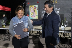 El Carmen: certificados para las familias del B&ordm; 8 de Marzo