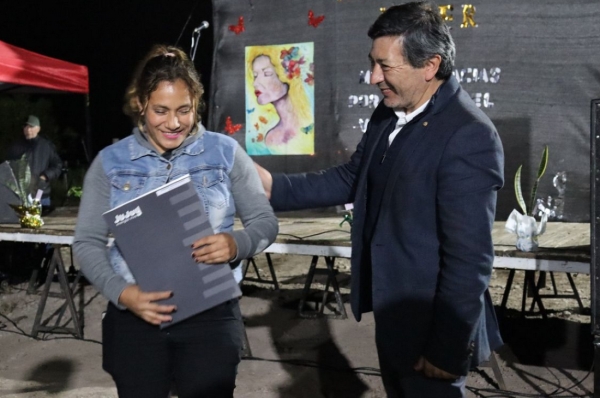 El Carmen: certificados para las familias del B&ordm; 8 de Marzo
