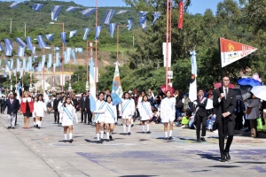 Tr&aacute;nsito por el desfile conmemorativo al 213&deg; Aniversario de la Revoluci&oacute;n de Mayo