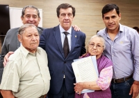 Entregaron escrituras a más de 50 familias