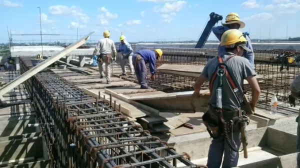 El modelo de obras p&uacute;blicas de Javier Milei muestra fisuras y no convence