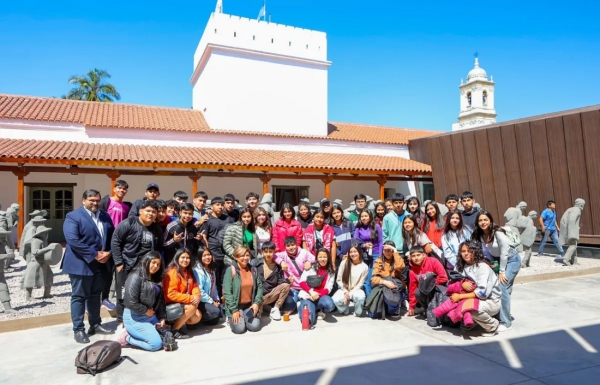 Estudiantes del interior visitan el Cabildo