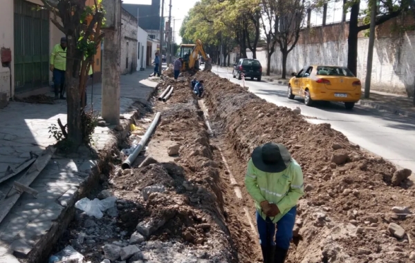 Agua Potable contin&uacute;a con los recambios de redes en Capital