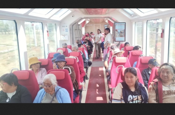 Juje&ntilde;os contin&uacute;an disfrutando de los viajes en el Tren Solar