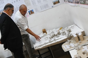 Jorge visit&oacute; una muestra de proyectos arquitect&oacute;nicos