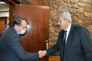 Haquim se reuni&oacute; con el c&oacute;nsul de Francia