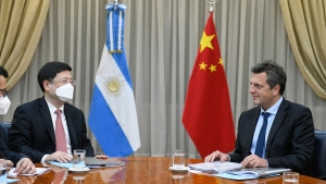 Massa y el embajador chino acordaron "promover proyectos concretos" para el desarrollo