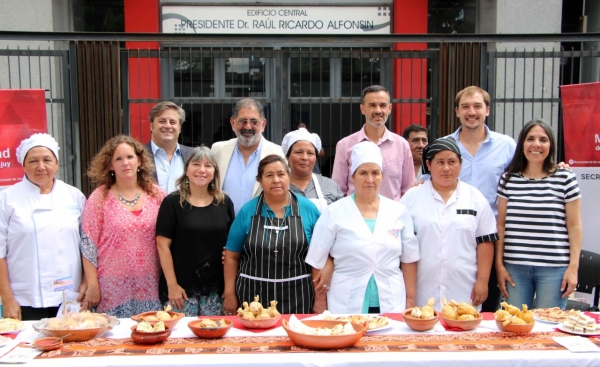 NUEVA EDICI&Oacute;N SOLIDARIA DE LA &ldquo;SERENATA A REYES&rdquo; CON ESPECT&Aacute;CULO FOLCL&Oacute;RICO Y GASTRONOM&Iacute;A