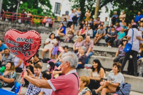 D&iacute;a de los Enamorados con una serenata en el Parque Xibi Xibi