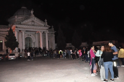 Guiados nocturnos en el Cementerio El Salvador