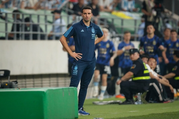 Scaloni: "Sacamos adelante un partido muy dificil"