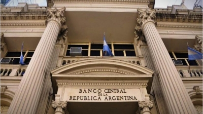 El Banco Central volvi&oacute; a vender d&oacute;lares en el mercado y casi no pudo acumular reservas en junio