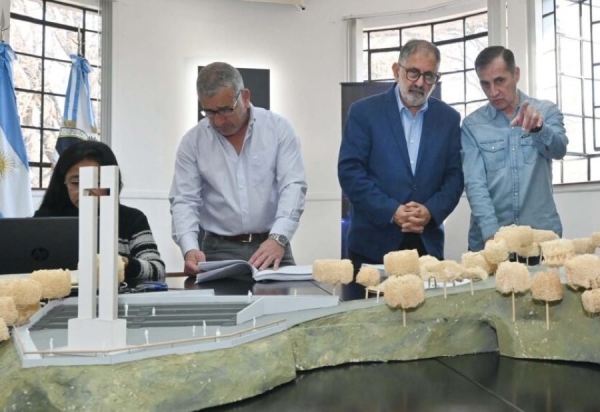 Las Rosas tendr&aacute; una cruz monumental de 24 metros de altura