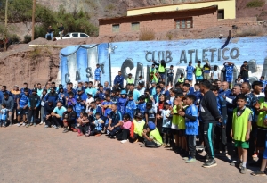 Cl&iacute;nica de f&uacute;tbol de Lobo Juje&ntilde;o en el Club Santa Rosa