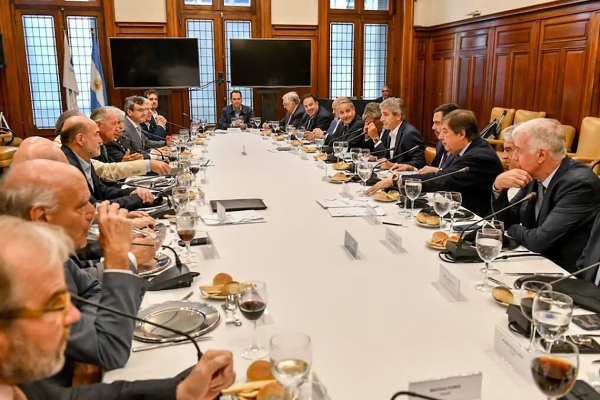 La UIA cuestion&oacute; la baja de aranceles a la importaci&oacute;n de ropa y asegur&oacute; que tendr&aacute; efecto en el empleo