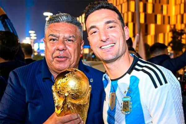 "Esperen la buena noticia" dijo Tapia sobre la renovaci&oacute;n de Scaloni
