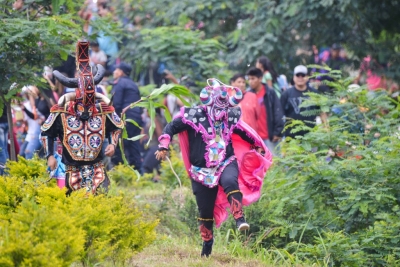ESTALL&Oacute; LA CIUDAD CULTURAL CON EL SIMULACRO DE LA BAJADA DE LOS DIABLOS DE UQU&Iacute;A