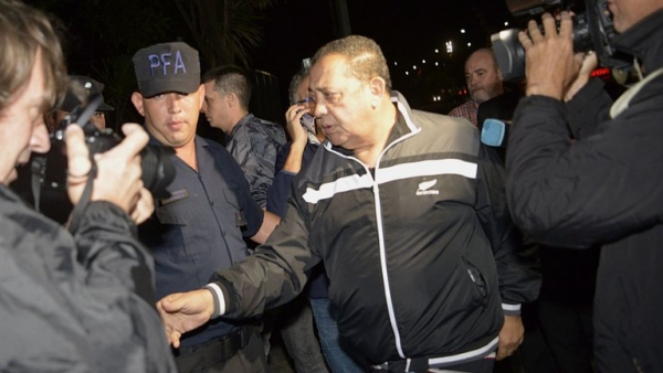 Luis D&rsquo;El&iacute;a est&aacute; internado por Coronavirus