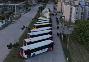 Municipalidad informó sobre nuevos recorridos del transporte urbano y llevó tranquilidad a vecinos de A. Comedero