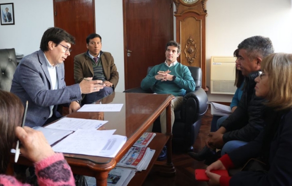 Gobierno se reuni&oacute; con UPCN y ATE